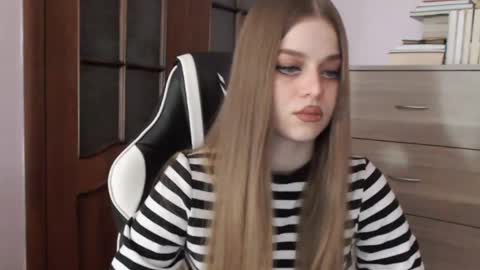 Snapshot of redhead_rabbit chatting on 20, 2, 2026 Lily online show from 20, 2, 2026