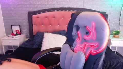 Lili Lopez online show from 10, 3, 2026