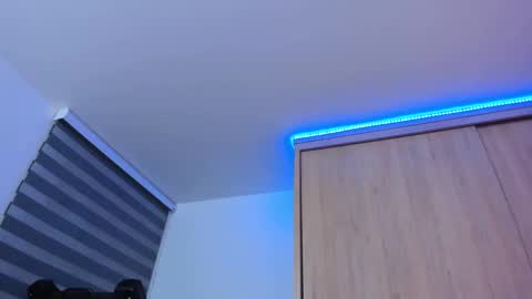 redski77 online show from 2, 1, 2025