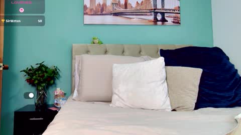 Yanella online show from 23, 10, 2025