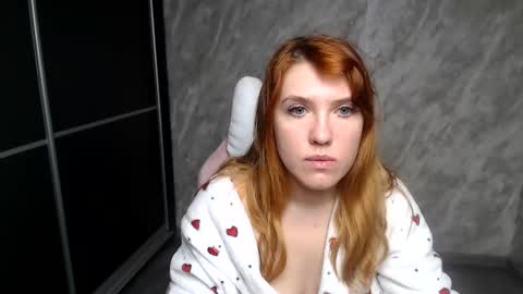 Snapshot of reginasmilee chatting on 16, 1, 2026 Regina online show from 16, 1, 2026