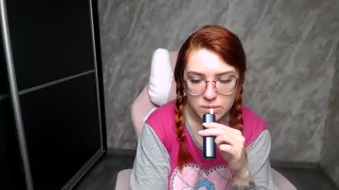 Snapshot of reginasmilee chatting on 1, 2, 2026 Regina online show from 1, 2, 2026