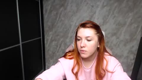 Snapshot of reginasmilee chatting on 9, 2, 2026 Regina online show from 9, 2, 2026