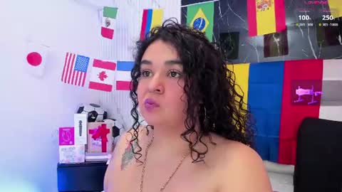 Snapshot of reginavegaa chatting on 23, 6, 2026 reginavegaa online show from 23, 6, 2026