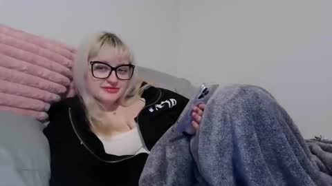 Snapshot of reiannmay chatting on 19, 11, 2025 reiannmay online show from 19, 11, 2025