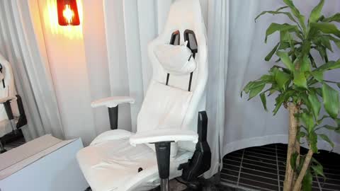  REICHEL  online show from 12, 1, 2025