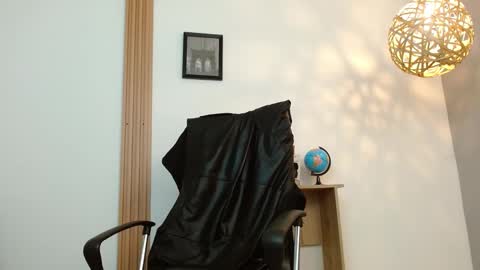   REIKO  online show from 29, 1, 2025