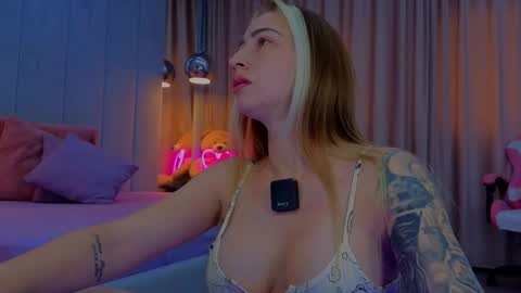 reina cummings online show from 15, 10, 2025