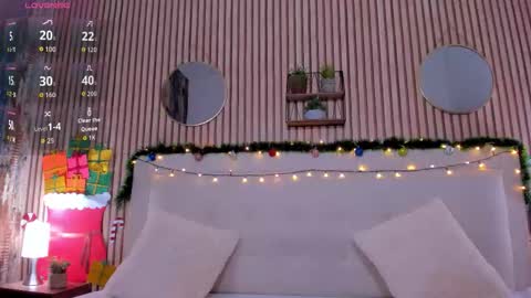 reina_loren online show from 4, 12, 2025