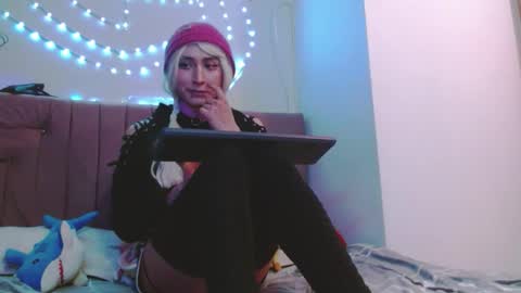 reiv_femboy online show from 22, 3, 2026