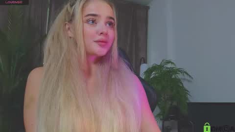 Snapshot of relax_time_ chatting on 11, 9, 2025 Anna online show from 11, 9, 2025