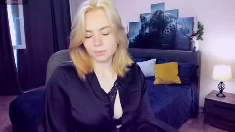 RemiPeach online show from 12, 6, 2026