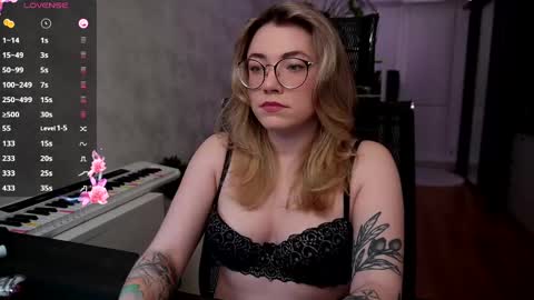 Snapshot of remywild chatting on 2, 2, 2025 RemyWild online show from 2, 2, 2025