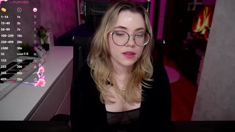 Snapshot of remywild chatting on 5, 3, 2025 RemyWild online show from 5, 3, 2025