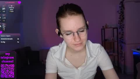 Snapshot of renaeblaski chatting on 26, 4, 2026 Claire online show from 26, 4, 2026