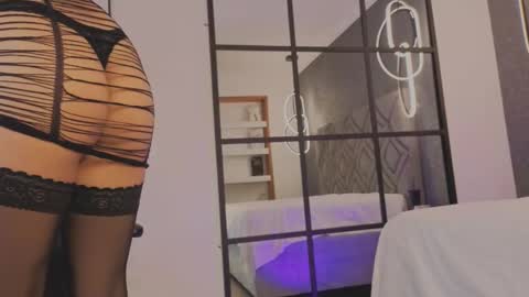 Snapshot of renata_cruz_ chatting on 1, 10, 2025 Renata 3 online show from 1, 10, 2025