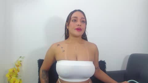 renatabrownn28 online show from 19, 3, 2026