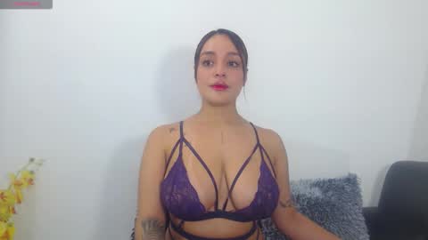 renatabrownn28 online show from 18, 4, 2026