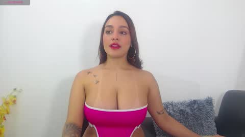 renatabrownn28 online show from 19, 4, 2026