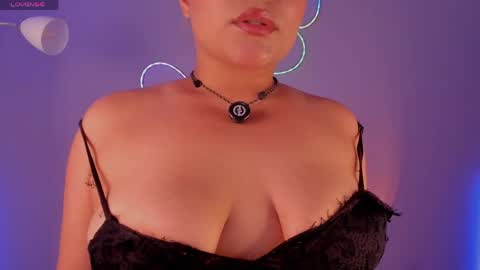 Snapshot of renatajones11 chatting on 12, 5, 2026 Renata Jones online show from 12, 5, 2026