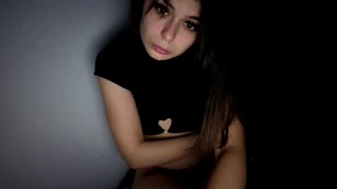 Snapshot of renee_loah chatting on 1, 11, 2025 renee_loah online show from 1, 11, 2025