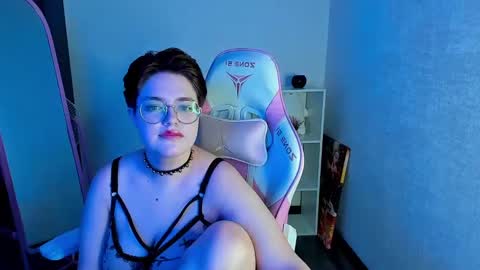 renee_turner online show from 10, 1, 2025