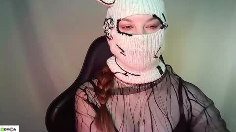 Renesme White Im here from Monday to Friday online show from 18, 5, 2026