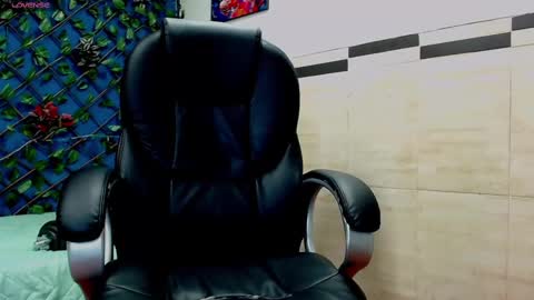 R E N E  online show from 18, 2, 2025