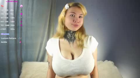 Snapshot of renvelour chatting on 4, 7, 2026 Ren online show from 4, 7, 2026