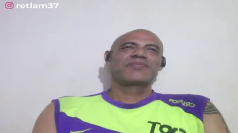 Snapshot of retlam37 chatting on 25, 4, 2026 Walter online show from 25, 4, 2026