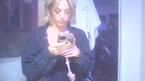 reversecowgirl713 online show from 17, 2, 2026