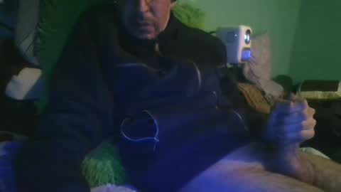 reyes_albert2006 online show from 13, 1, 2025