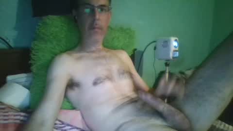 reyes_albert2006 online show from 13, 4, 2026