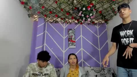 Snapshot of reymoushiroygue chatting on 3, 10, 2025 reymoushiroygue online show from 3, 10, 2025