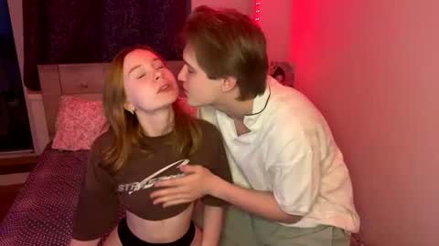 Snapshot of reynasweet_ chatting on 5, 7, 2026 Lola online show from 5, 7, 2026