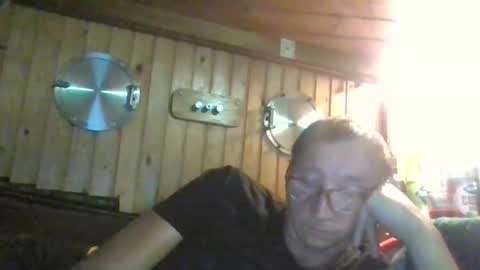 Snapshot of rezznova chatting on 16, 9, 2025 Joe online show from 16, 9, 2025