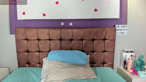 rhosyn_reyes online show from 13, 2, 2025