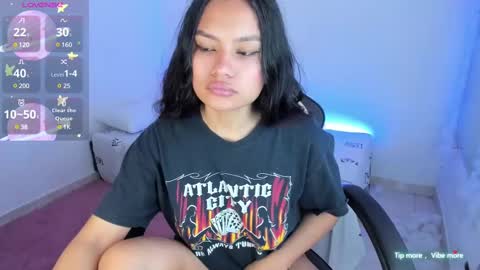 Snapshot of riana_kean chatting on 12, 2, 2025 RianaK online show from 12, 2, 2025