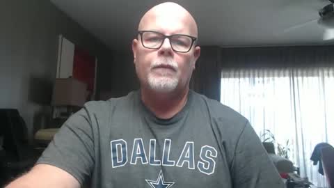 rich32937 online show from 4, 1, 2025