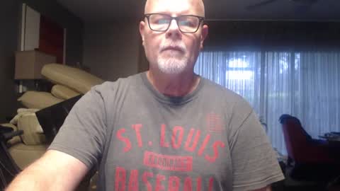 Snapshot of rich32937 chatting on 2, 8, 2026 rich32937 online show from 2, 8, 2026