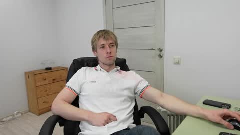 Snapshot of richard_hards chatting on 7, 5, 2026 RICHARD HARDS online show from 7, 5, 2026