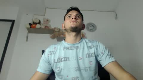 Snapshot of richr_latin_boy chatting on 4, 3, 2025 rich online show from 4, 3, 2025