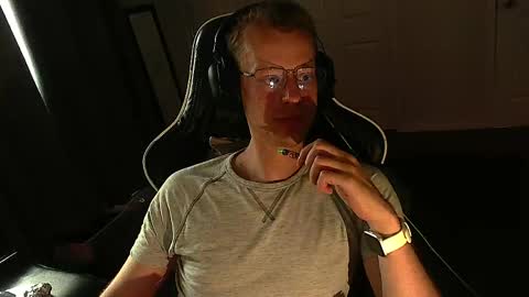 Snapshot of rickgosling chatting on 27, 5, 2026 rickgosling online show from 27, 5, 2026