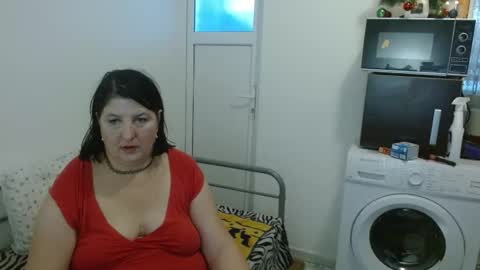 Snapshot of ridemerafsuzana chatting on 1, 1, 2025 Ridemeraf online show from 1, 1, 2025