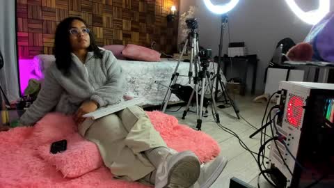 Sara online show from 4, 12, 2024