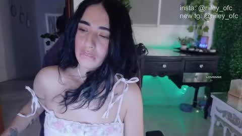 Independent model online show from 25, 7, 2026