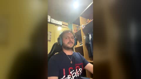 Snapshot of rikardo9996 chatting on 6, 6, 2026 rikardo9996 online show from 6, 6, 2026