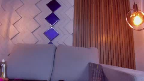 Snapshot of riley_reid_19 chatting on 13, 12, 2024 kamila online show from 13, 12, 2024