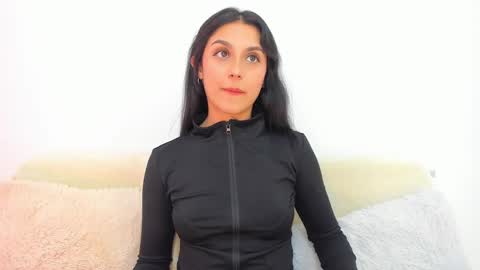 Snapshot of riley_tin chatting on 16, 2, 2025 riley_tin online show from 16, 2, 2025