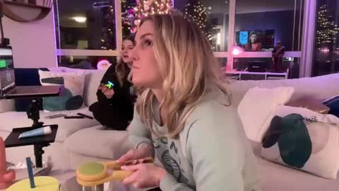 riley depp online show from 3, 2, 2025